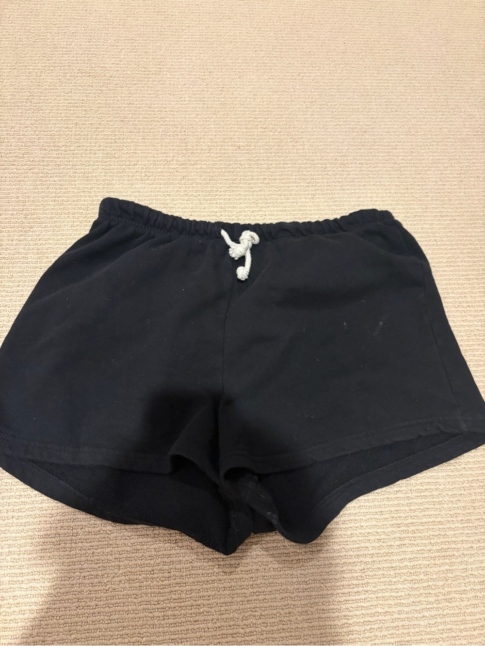 PERFECT WHITE TEE BLACK SWEAT SHORTS | SIZE M